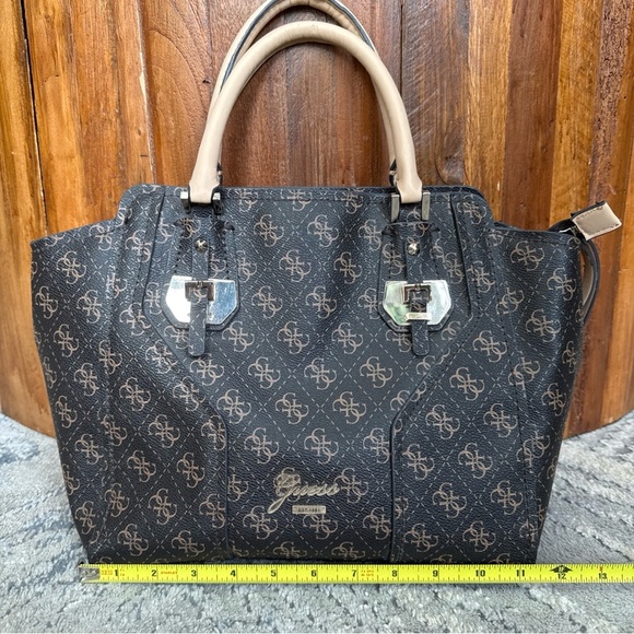 Authentic GUESS Signature Logo Large Hand Bag Shoulder Bag Beautiful Purse F - Picture 2 of 11